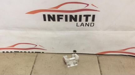 Крепёж форсунки омывателя Infiniti QX56 QX80 Z62