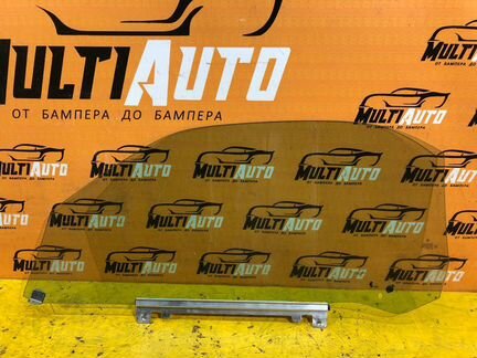 Стекло двери правое Mercedes Slk R170