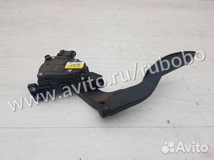 Педаль газа Audi A4 B7 BFB 2006