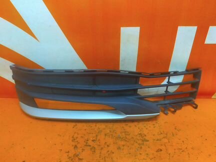 Решетка бампера передняя левая Bmw 5 Series G30