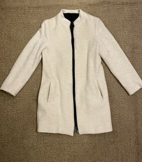 Легкое пальто женское Stradivarius. Размер 42