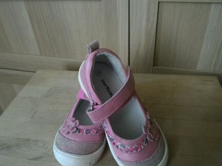 Туфли для девочки новые, кожаные
