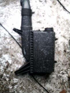 Корпус воздушного фильтра Мерседес Вито