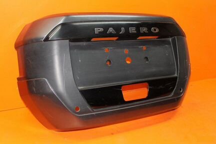 Крышка запасного колеса Mitsubishi Pajero 4