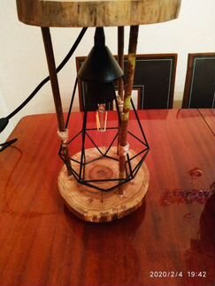 Настольный светильник