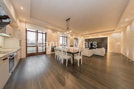 4-к квартира, 160 м², 7/9 эт.