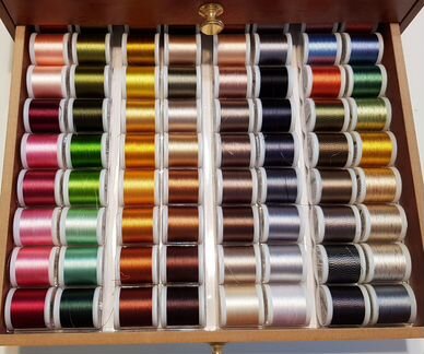 Нитки для швейной машины Madeira Rayon 160 цветов