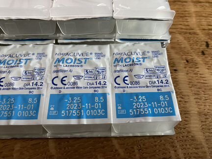 Контактные линзы Acuvue Moist (3.25, 8.5) 35 шт